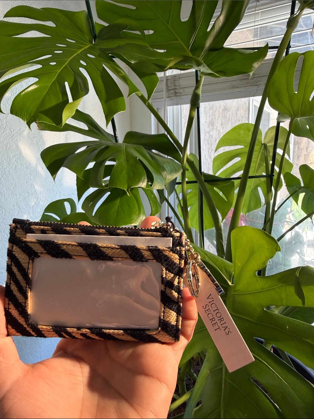 VS Black Zebra Straw Card Case with Key Ring - Picture 5 of 6